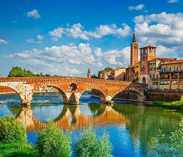 Villas and semi-detached houses for sale in Verona (Italy)